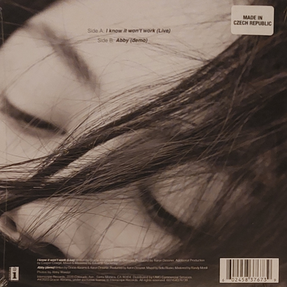 Gracie-Abrams_Know_It_Wont_Work_Blue_Vinyl_7-inch