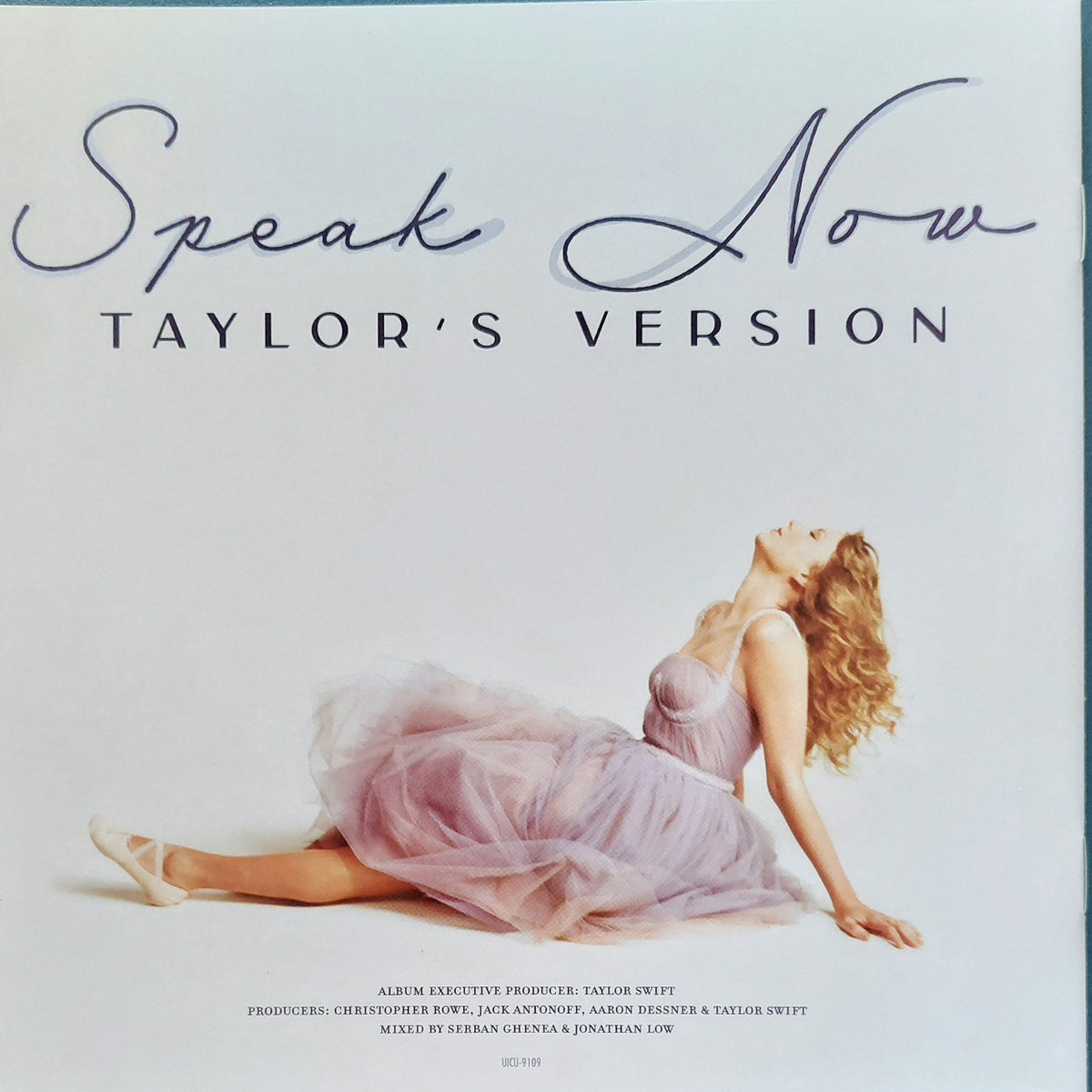 Taylor Swift Speak Now Album Cover Deluxe The Album Cover Of Speak taylor-swift-speak-now-album-cover-deluxe-the-album-cover-of-speak